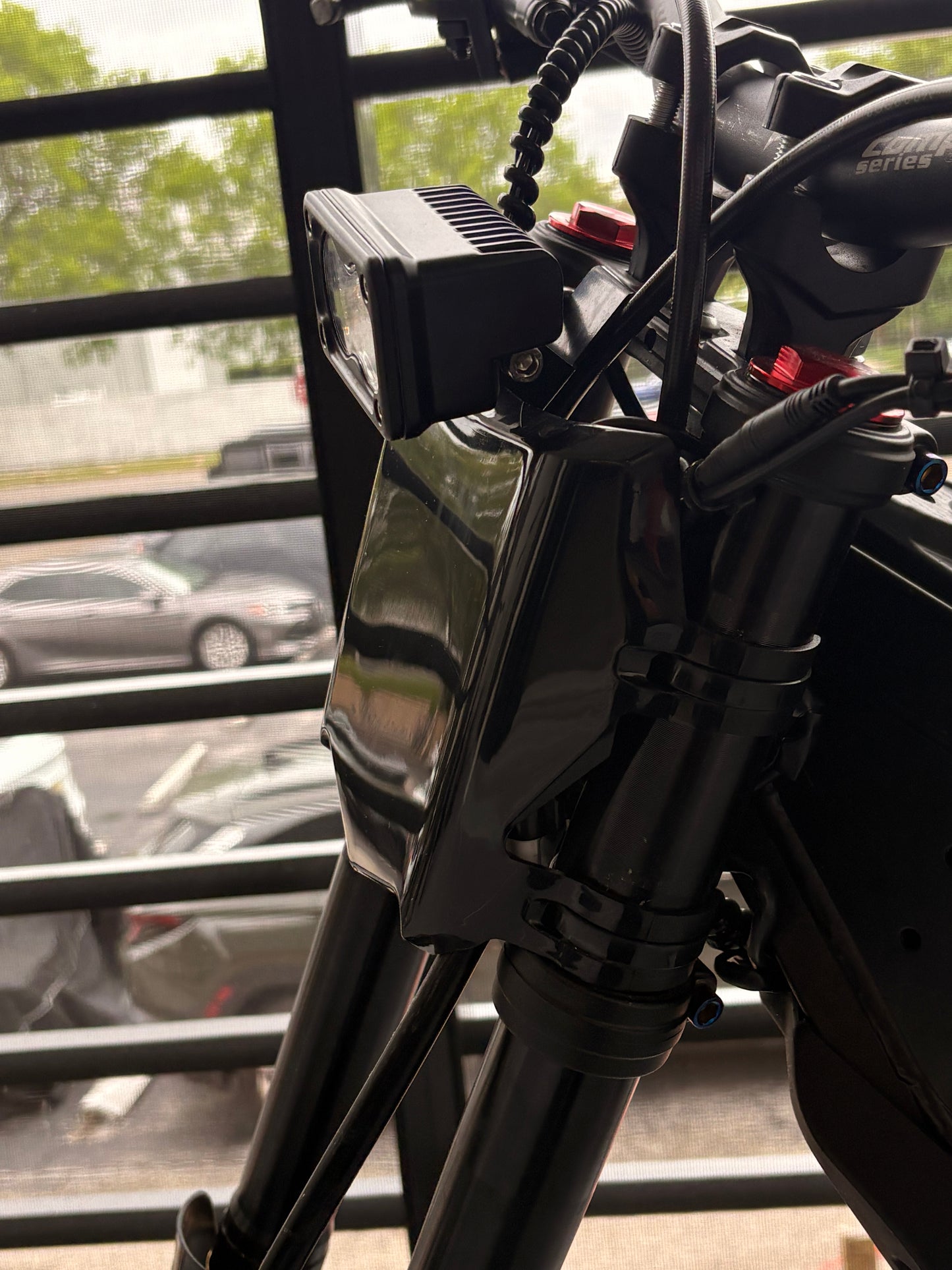 Glossy motocutz