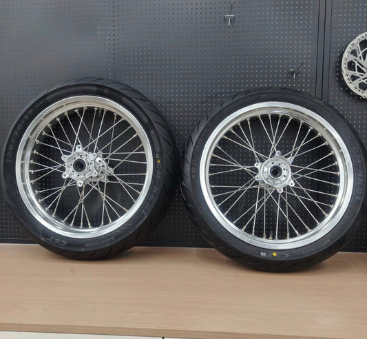 17/18 super motos